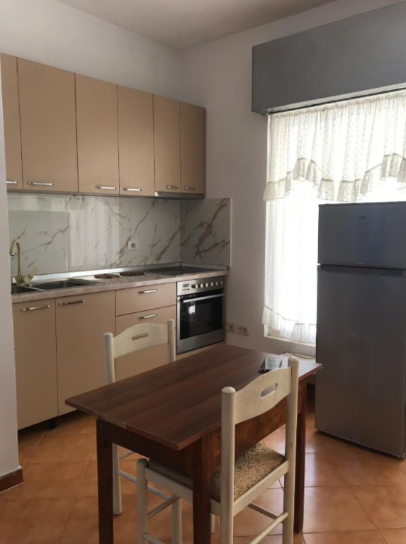 Qera | Garsoniere | Porcelan | 200 €/muaj