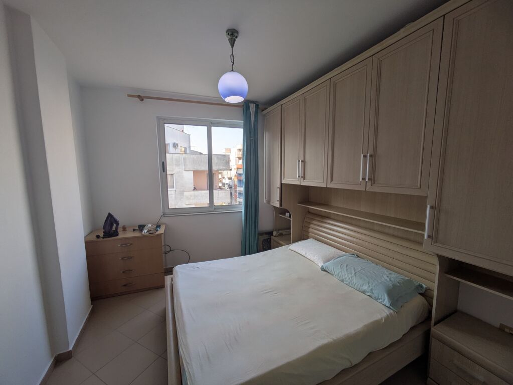 Apartament 1+1 per qera Yzberisht !