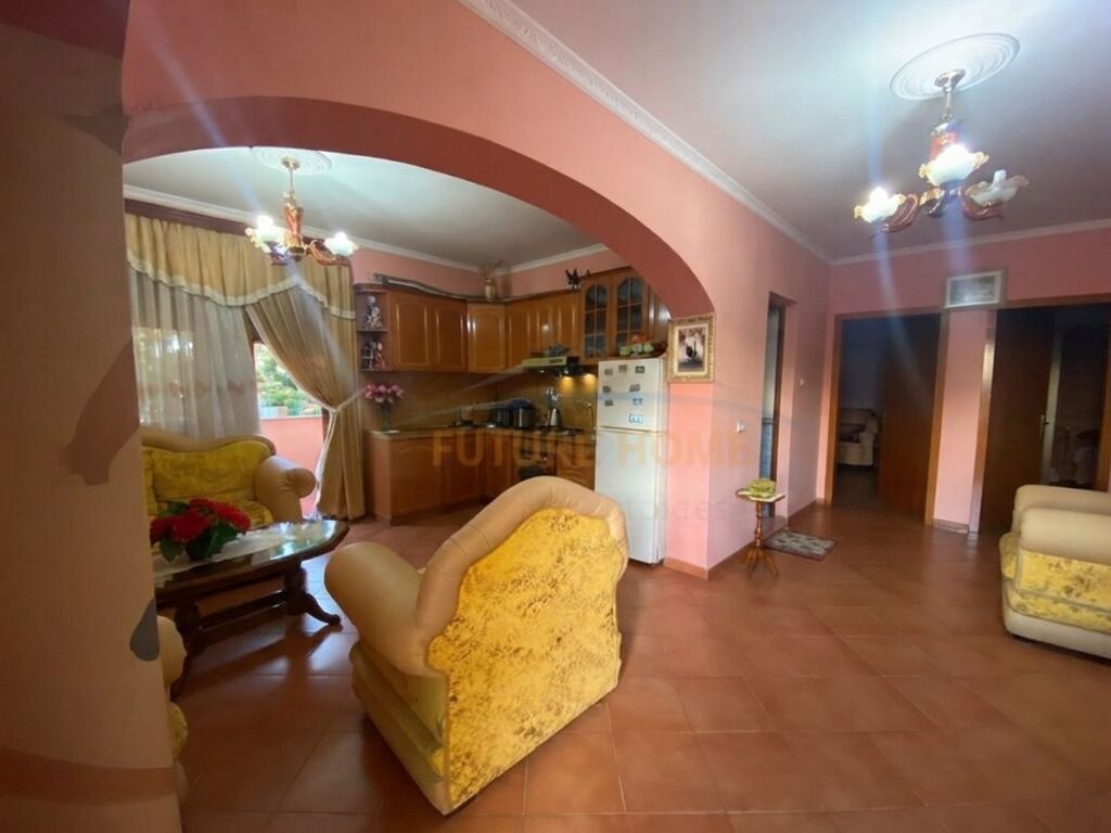 Shitet, Apartament 3+1, Misto Mame, Tiranë.