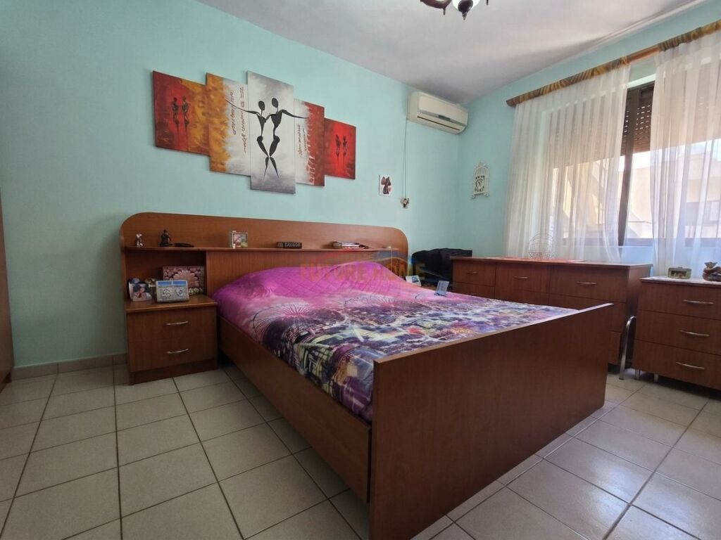 Shitet, Apartament 1+1, Irfan Tomini, Tiranë