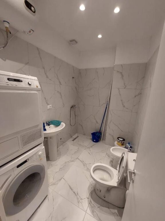 Jepet Me Qera Apartament 1+1+1 Ballkon