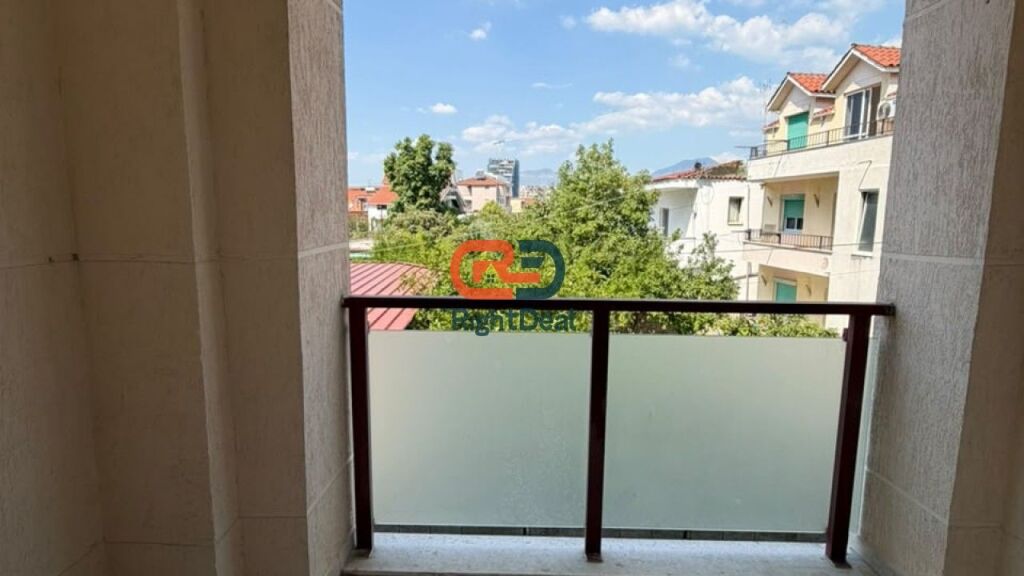 Vicino a 21-Dhjetori, Appartamento 1+1 in Vendita, Completamente Investito!!