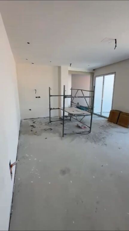 Shitet apartament 2+1+2 Veranda ne Yzberisht , prane Fitness Bar Unik , Astir , Unaza e Re .