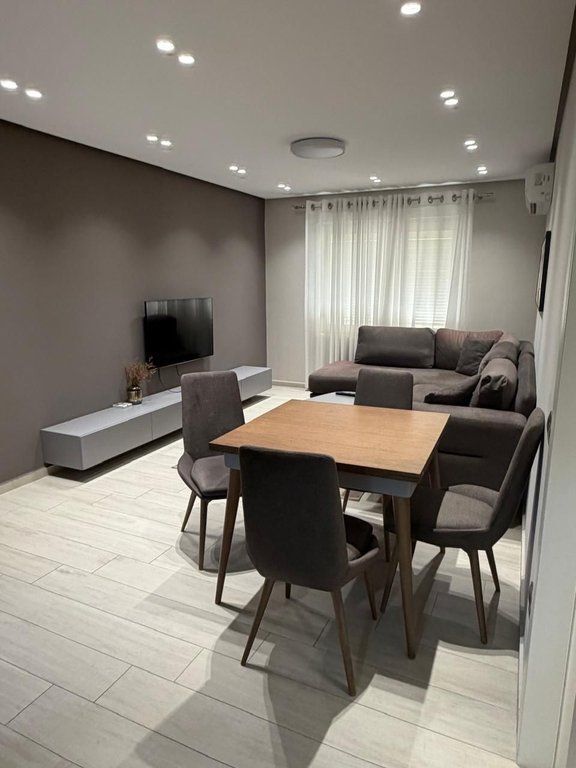 Apartament 2+1 📍 Qendër, Tregu Çam (Posta Shqiptare)