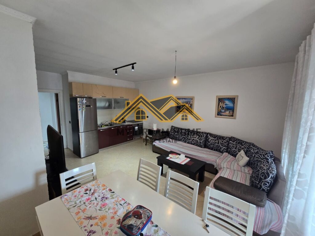 SHITET APARTAMENT 2+1 PRAN POLICIS DURRES!