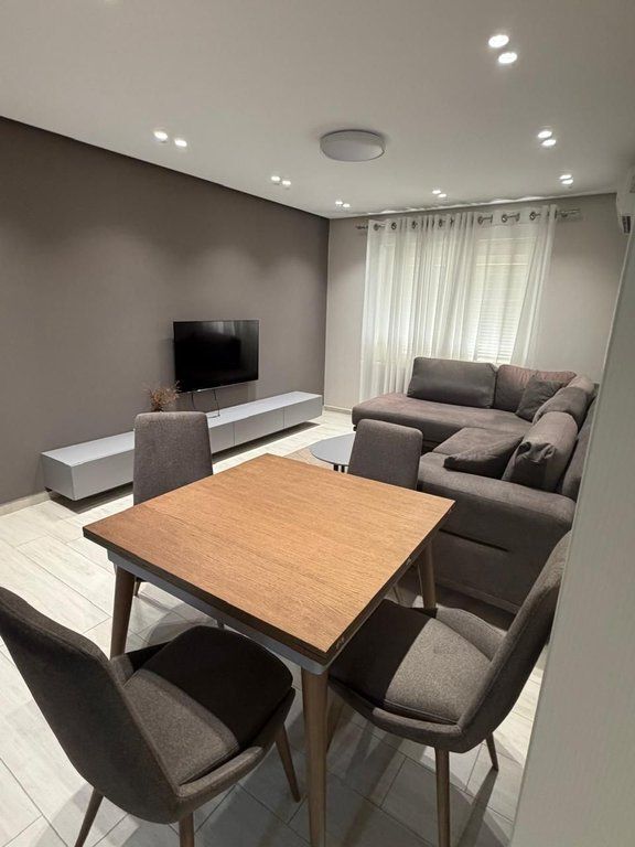 Apartament 2+1 📍 Qendër, Tregu Çam (Posta Shqiptare)
