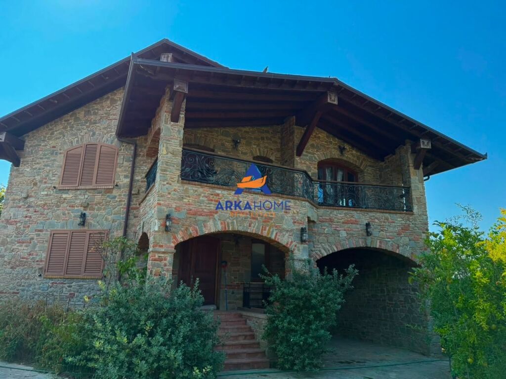 JEPET ME QERA VILË LUKSOZE 3-KATËSHE "NDROQ" 2500000 LEKE