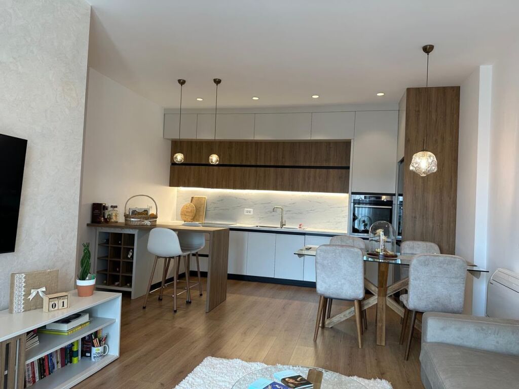 VENDESI APPARTAMENTO 2+1 + BALCONE – 21 DICEMBRE