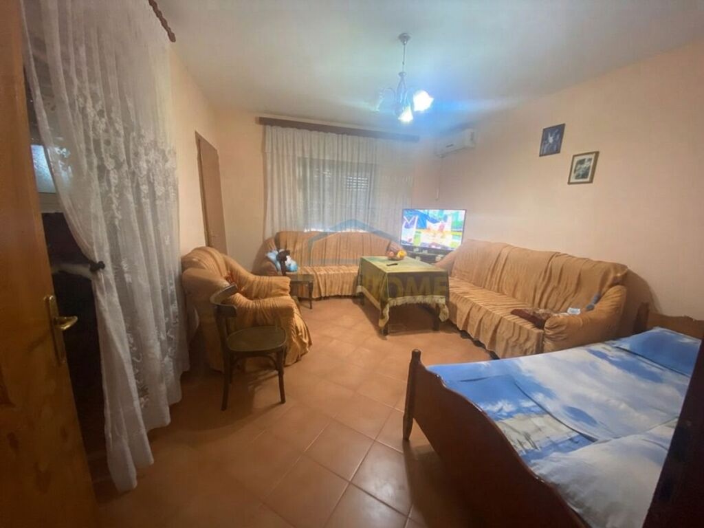 Shitet, Apartament 3+1, Misto Mame, Tiranë.