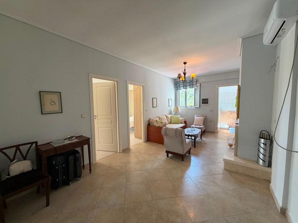 PIQERAS, HIMARE, VILE ME PAMJE NGA DETI PER SHITJE 260,000 €