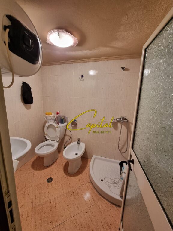 AMBIENT BIZNESI ME QIRA 148 M2 RRUGA E BOGDANEVE 120.000 LEKE