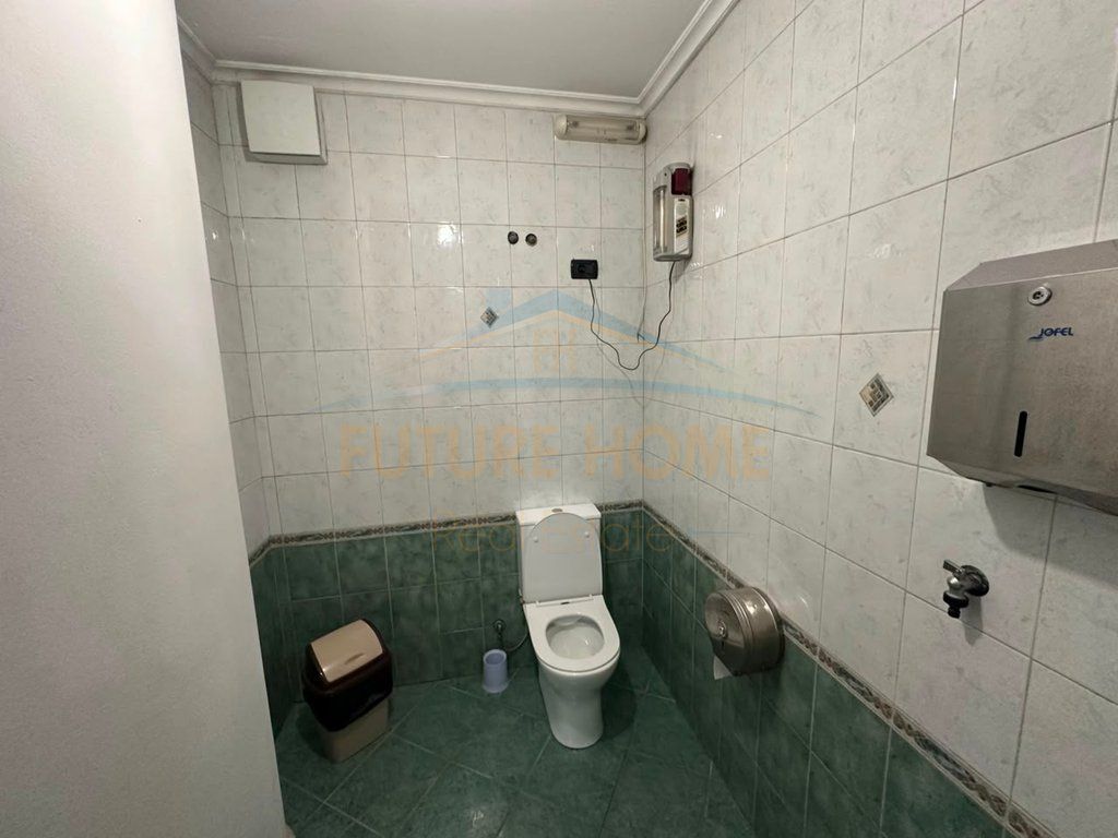 JAP ME QERA AMBIENT PER ZYRA,BLLOKU,TIRANE