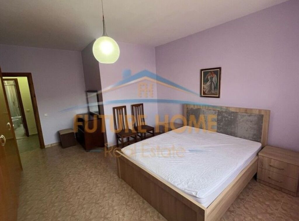 Qira, Apartament 2+1, Komuna e Parisit, Tiranë.