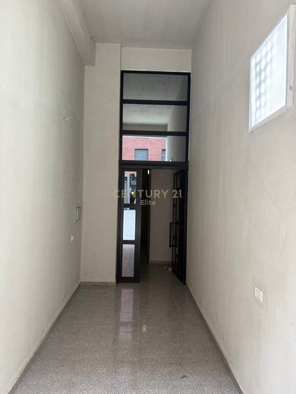 SHITET APARTAMENT 2+1+2 NE RRUGEN 5 MAJI