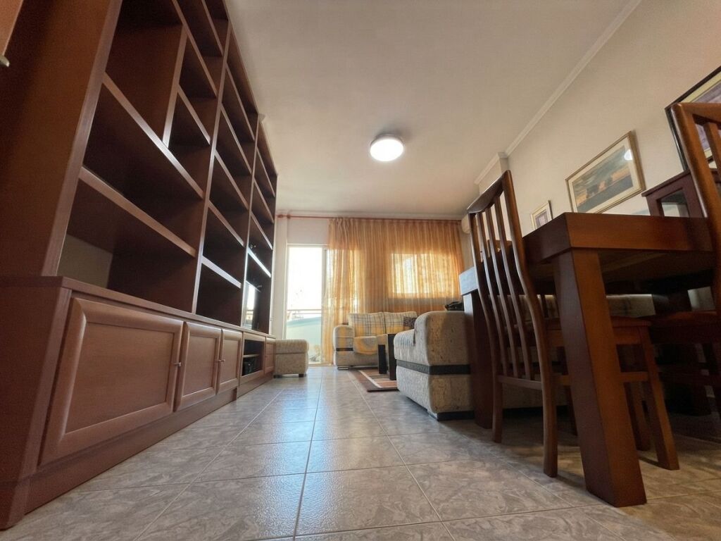 Affitto, Appartamento 2+1, Comune di Parigi, Tirana.