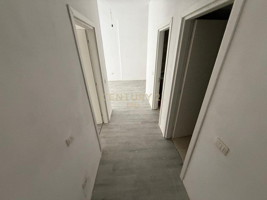 SHITET APARTAMENT 2+1+2 NE RRUGEN 5 MAJI