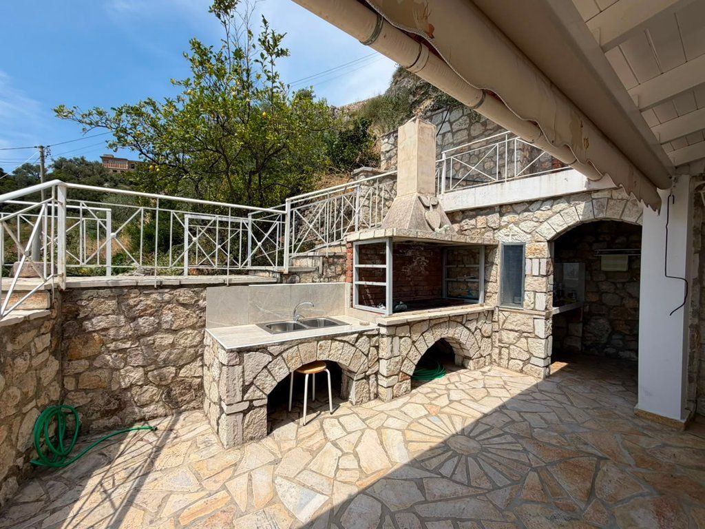 PIQERAS, HIMARE, VILE ME PAMJE NGA DETI PER SHITJE 260,000 €