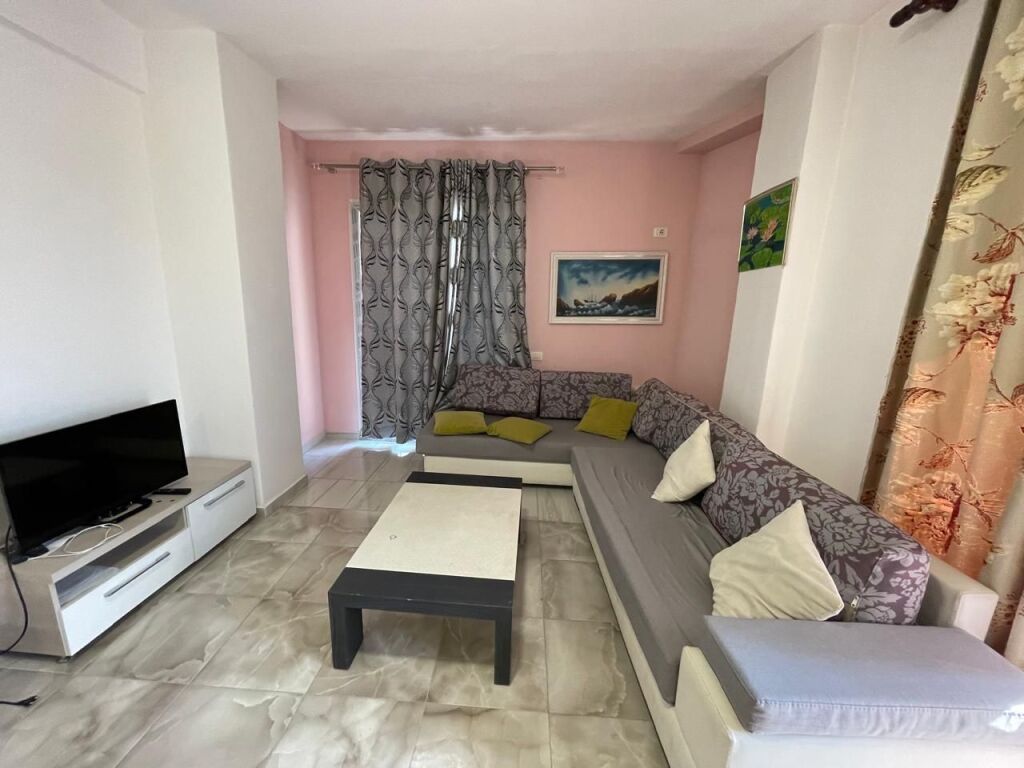 Xhamllik, 1+1 apartment for rent