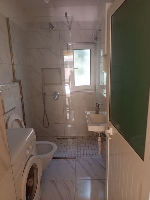 Garsionere  26000 leke.Fakulteti Ekonomik