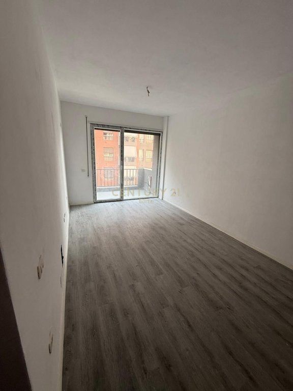 SHITET APARTAMENT 2+1+2 NE RRUGEN 5 MAJI