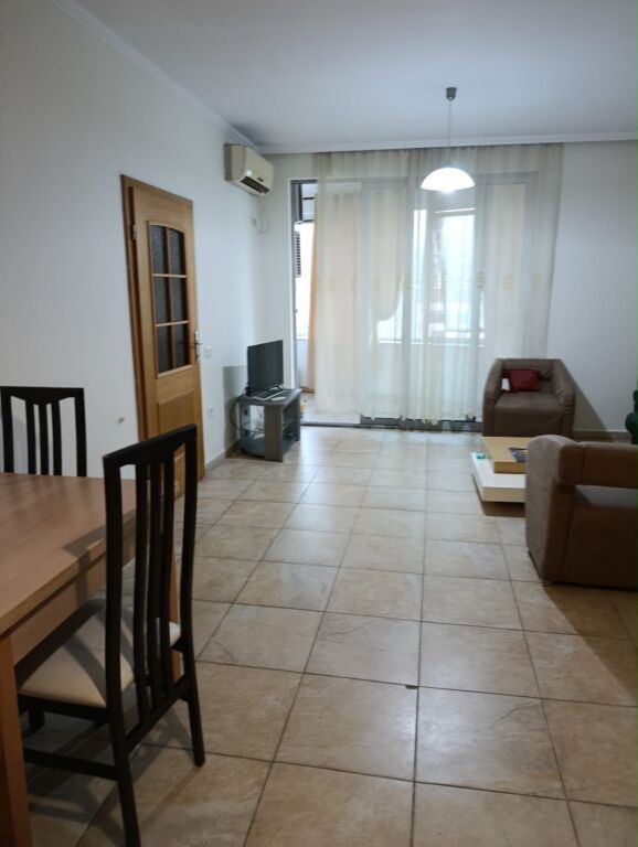 🏠 Appartamento 1+1 in affitto – Zogu i Zi Appartamento 1+1 in affitto nella zona di Zogu i Zi