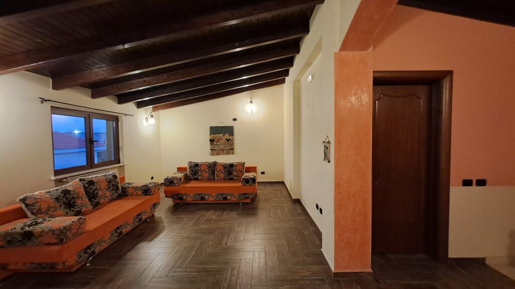 Villa su 3 piani con terreno di 500 m² a Shijak