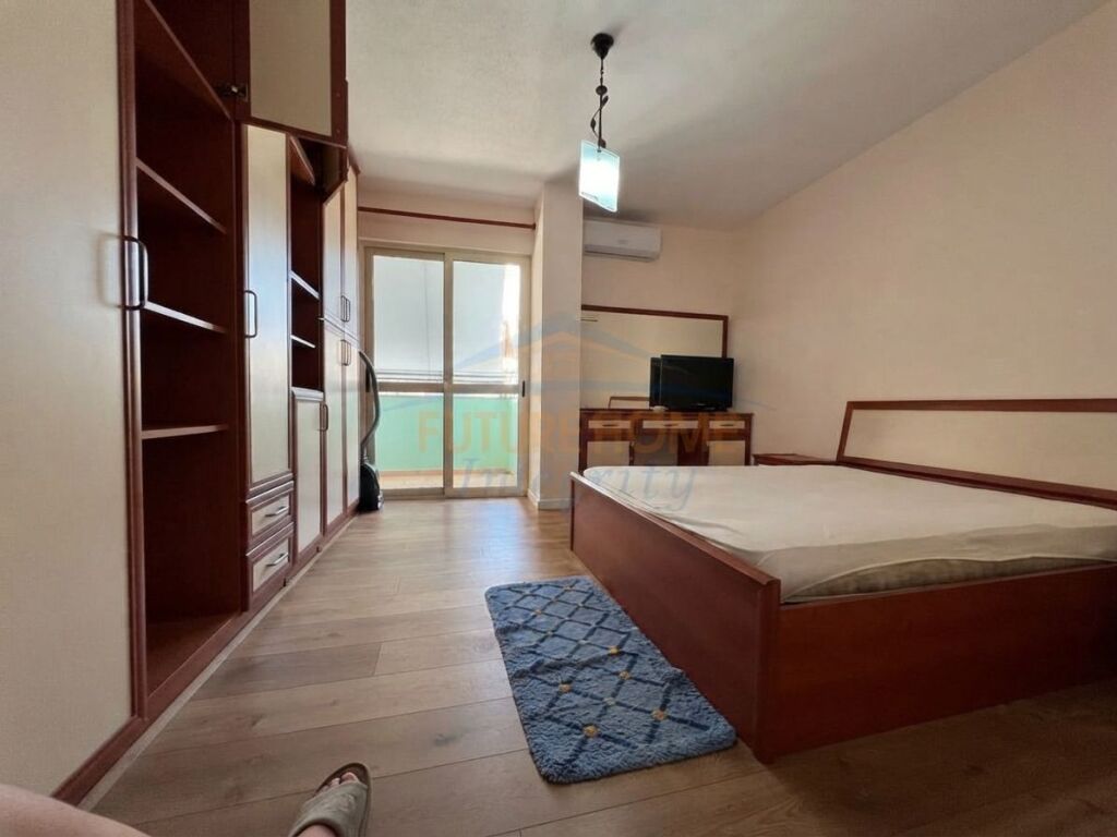 Rent, Apartment 2+1+2, Elbasan Street, .