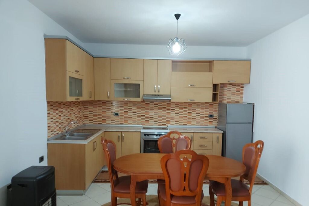 Qera | Shtëpi private 2 + 1 | Bulevardi i Ri | 500 €/muaj