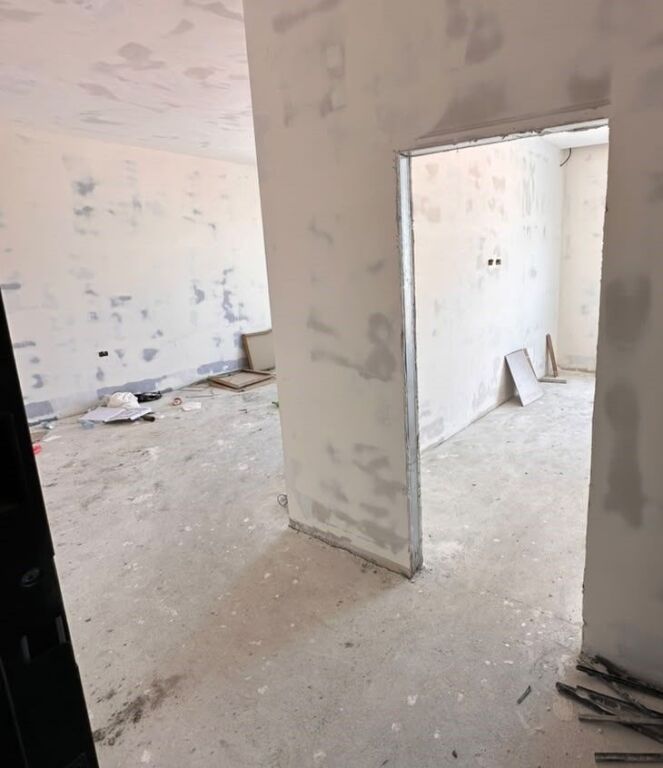 Shitet apartament 1+1+Verande ne Yzberisht , prane Fitness Bar Unik , Astir , Unaza e Re .