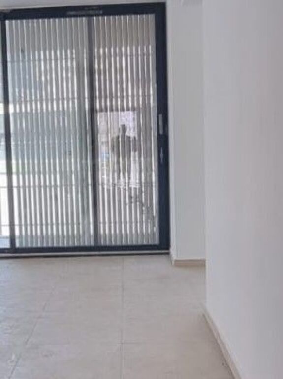 Shitet apartament 1+1 tek Selvia , Rruga e Dibres .