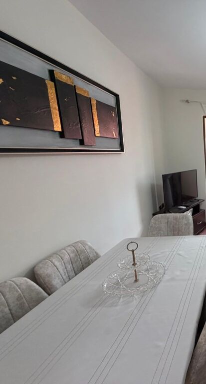 Jepet apartament 1+1 me qira tek Rruga Ali DEMI .