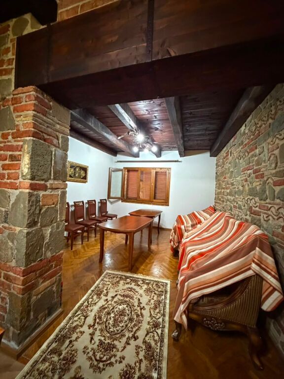 Qera | Vilë 3 kateshe | Ndroq | 2500 €/muaj