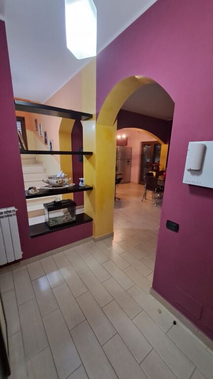 Villa su 3 piani con terreno di 500 m² a Shijak