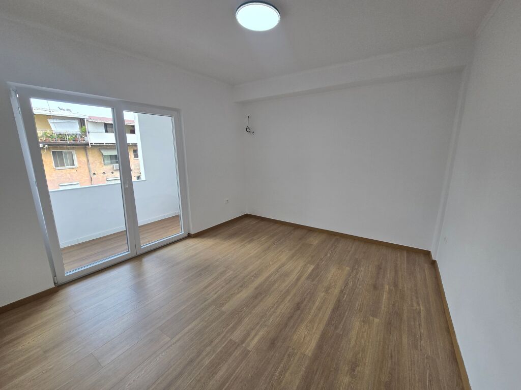 Apartament 1+1  Investuar Në Shitje Prane Medreses