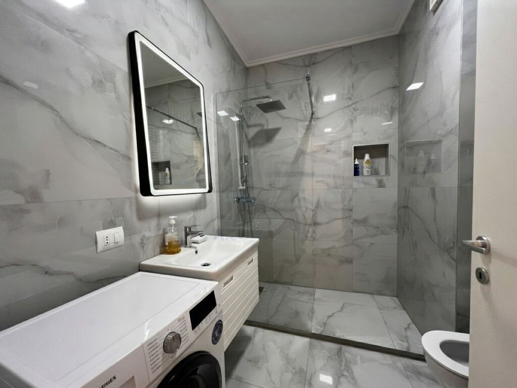 Affitto, Appartamento 2+1+3, Nuovo Mercato, Tirana.