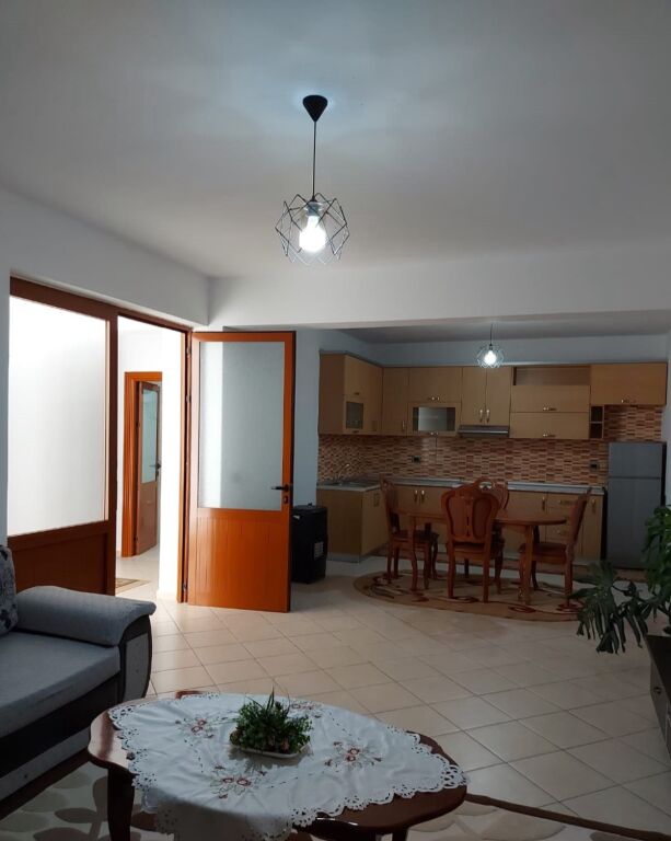 Qera | Shtëpi private 2 + 1 | Bulevardi i Ri | 500 €/muaj