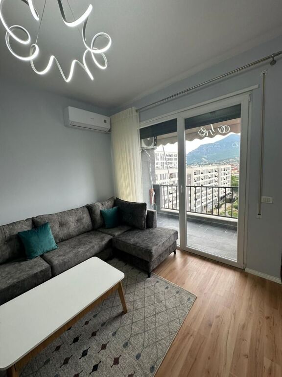 Affitto | Apartament 2 + 1 | Rruga 5 Maji | 600 €/mese
