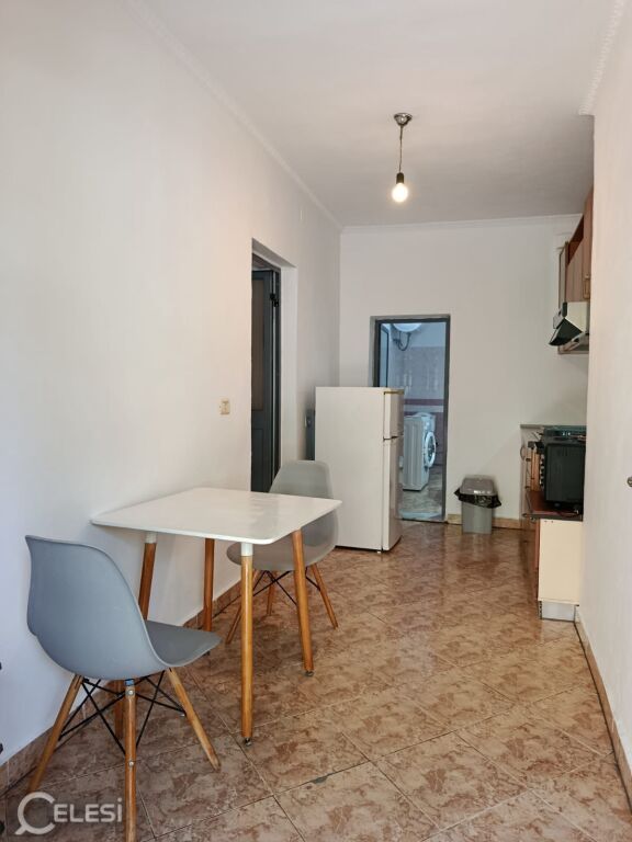 Affitto | Shtëpi private 1 + 1 | ish-Tregu Elektrik | 350 €/mese