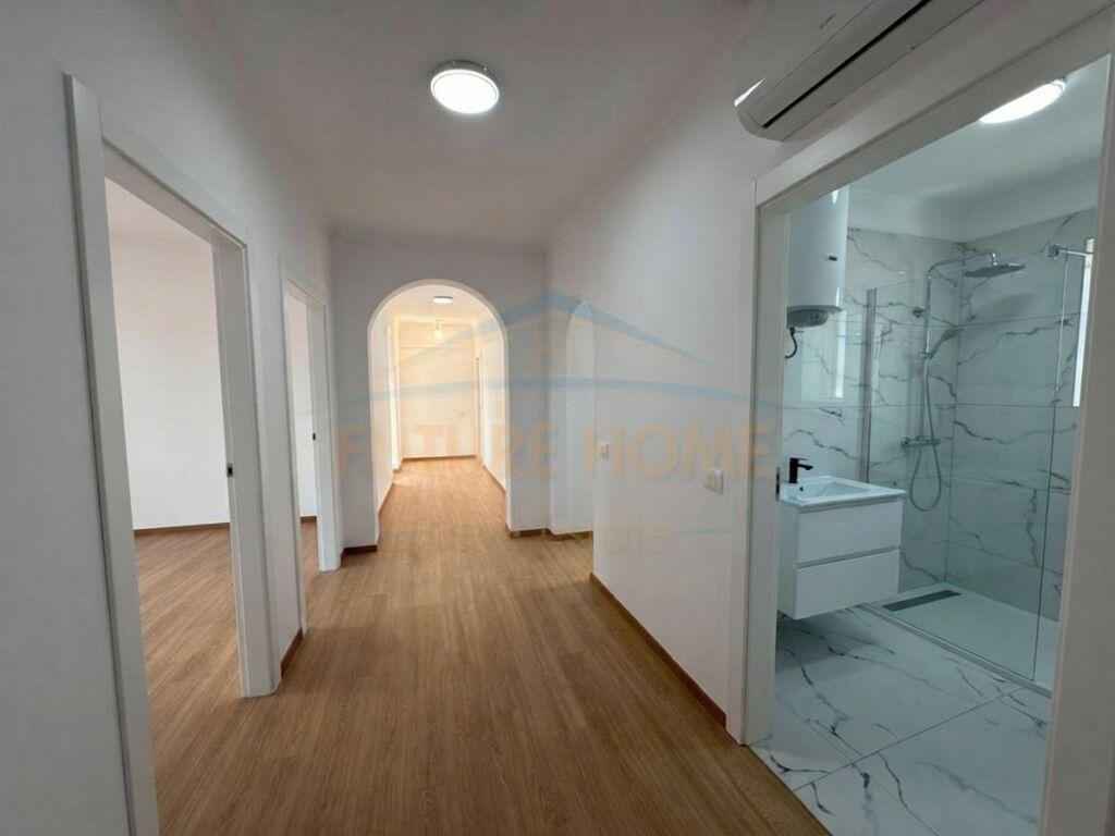 Shitet, Apartament 1+1, Medreseja, Tiranë.