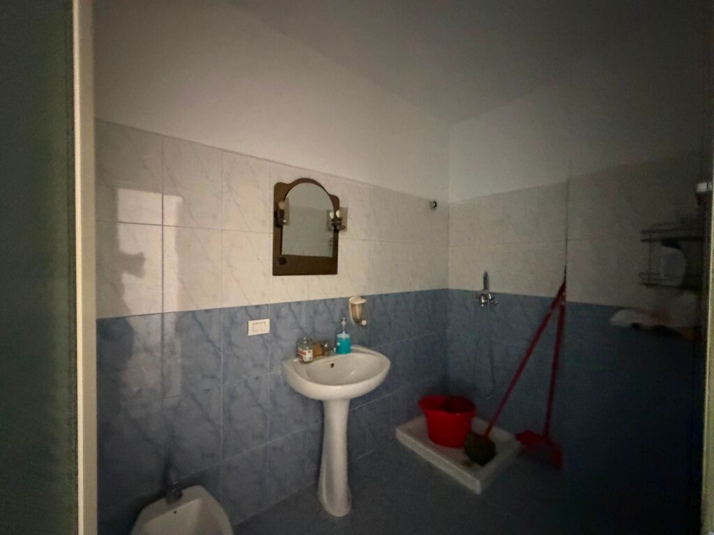 Shitet apartament 2+1+2plazh durres