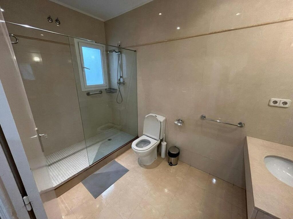 Liqeni i Thate, Shitet apartament  2+1+Blk me Hipoteke!