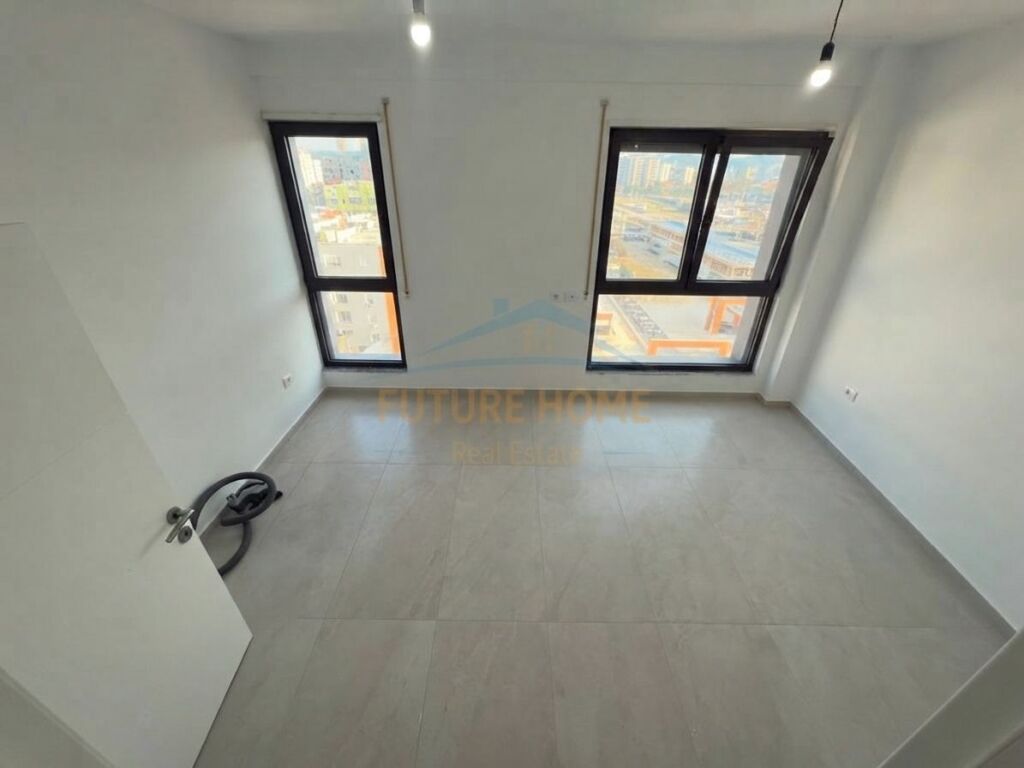 Affitto, Appartamento 3+1+2, Complesso Ndregjoni, Tirana