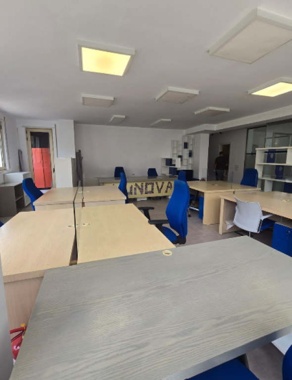 🏢 OFFICE FOR RENT | PARIS MUNICIPALITY
