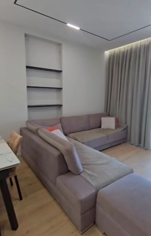 Shitet Apartament 1+1 "Liqeni i thate"