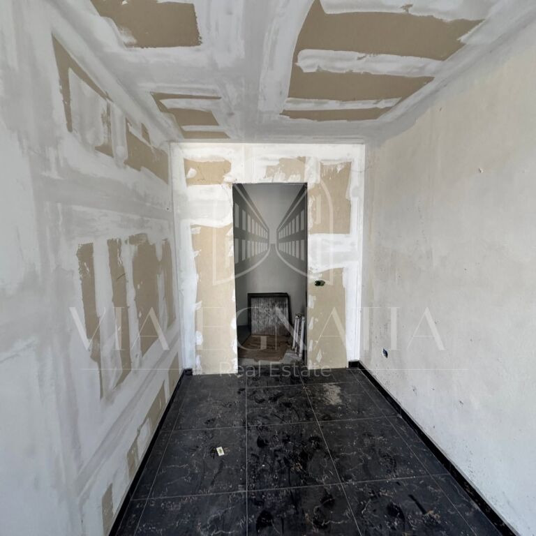 SHITET APARTAMENT 2+1, ISH PARKU SPORTIV, DURRËS