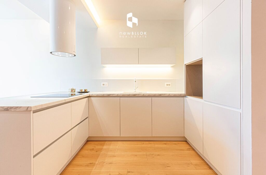 🏡ME QIRA: 1+1 PREMIUM 📍 Kopshti Zoologjik – PËRBALLË LAKE VIEW | 70 m² | 100% I ri || 850 Euro/Muaj 💥💥 PAMJE NGA LIQENI💥💥
