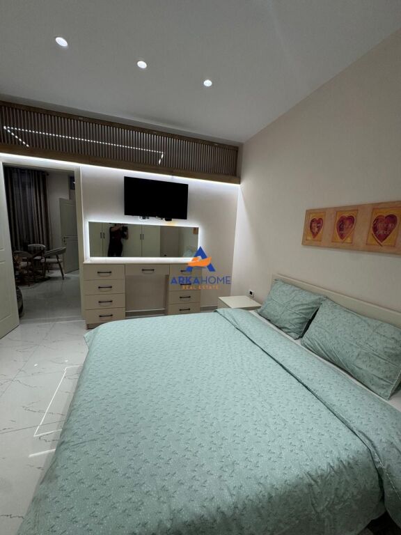JEPET APARTMENT ME QERA 1+1 + BALLKON "RRUGA DALIP TOPI, FRESK" 48.000 LEKE I DISKUTUESHEM