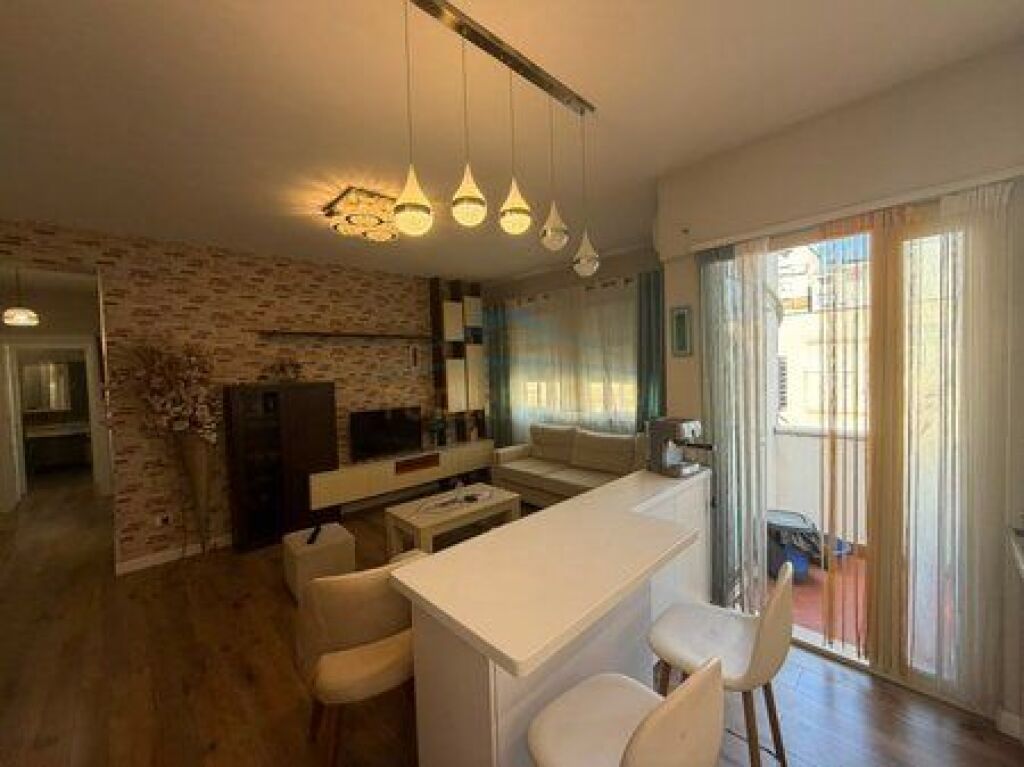 Affitto, Appartamento 2+1+2, Komuna e parisit, Kristal Center, Tirane