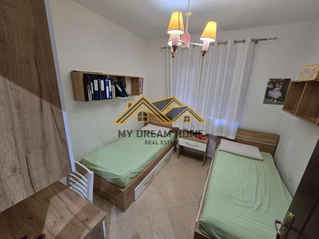 SHITET APARTAMENT 2+1 PRAN POLICIS DURRES!