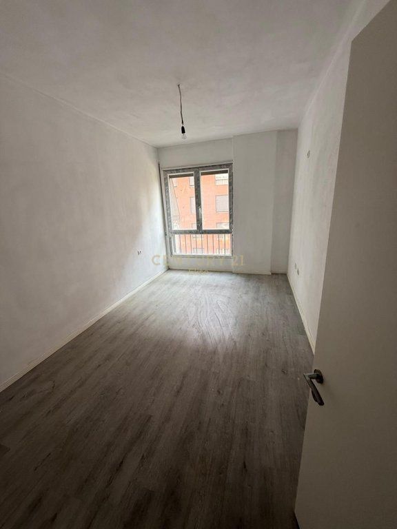 SHITET APARTAMENT 2+1+2 NE RRUGEN 5 MAJI